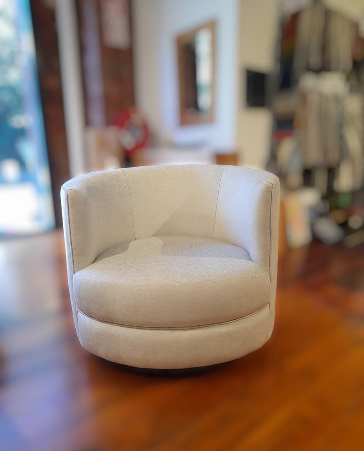 Day Spa Swivel Occasional Chair